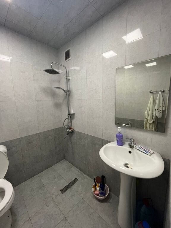 Kirayə verilir 2 otaqlı köhnə tikili, 60 m², 20 Yanvar m.-12