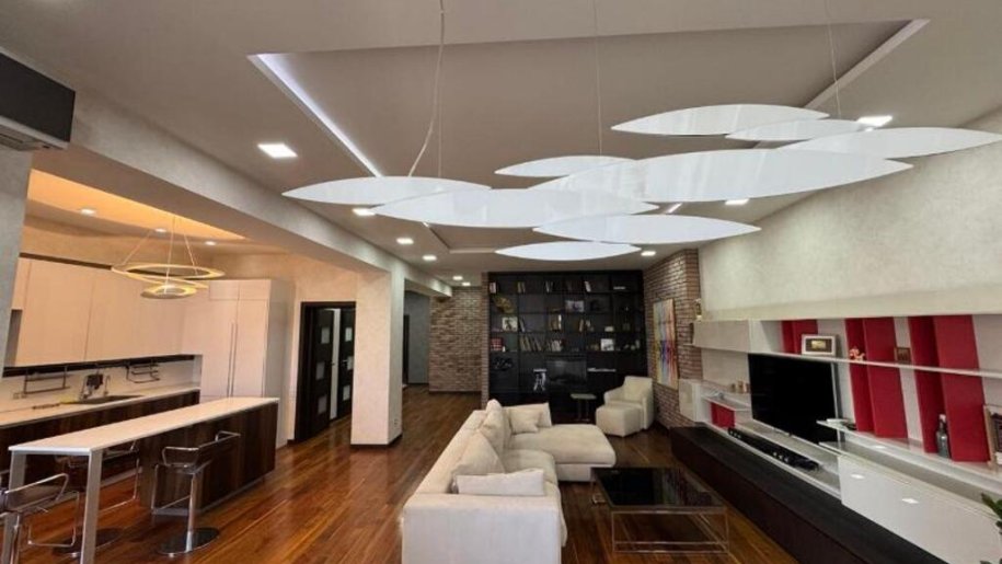 Satılır 4 otaqlı yeni tikili, 200 m², Elmlər Akademiyası m.-4