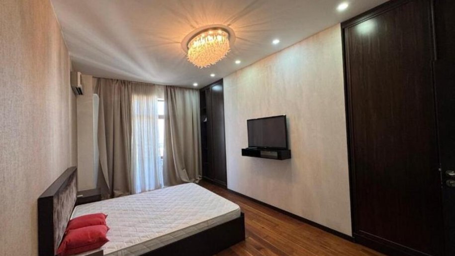 Satılır 4 otaqlı yeni tikili, 200 m², Elmlər Akademiyası m.-6