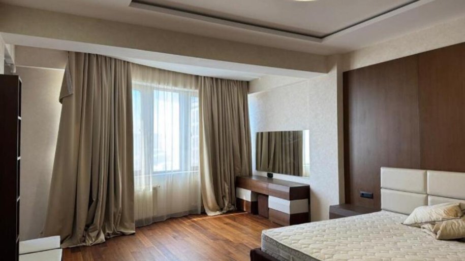 Satılır 4 otaqlı yeni tikili, 200 m², Elmlər Akademiyası m.-7