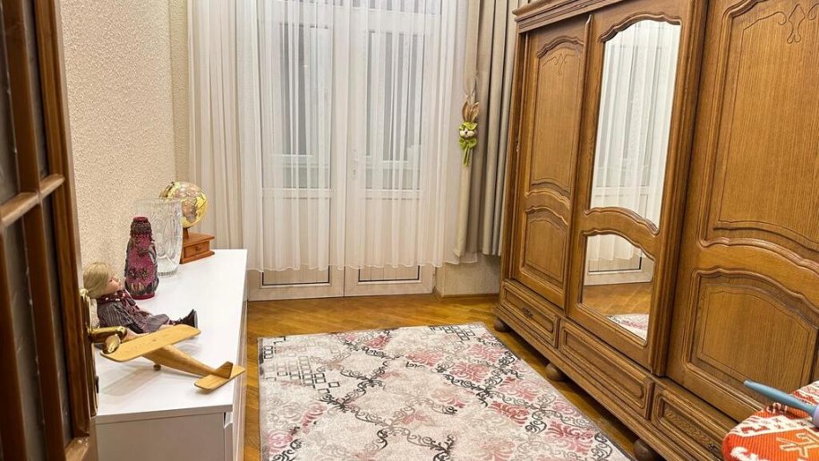 Satılır 3 otaqlı köhnə tikili, 80 m², Nəsimi-5