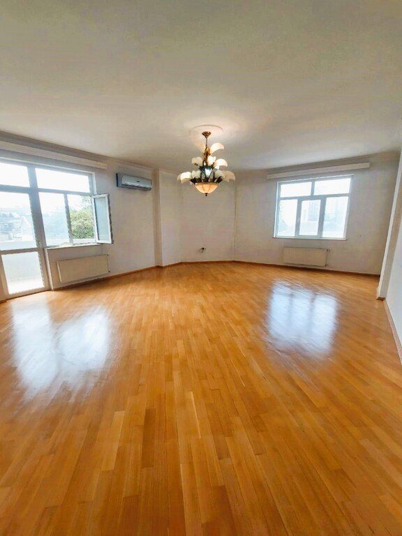 Satılır 4 otaqlı yeni tikili, 220 m², Elmlər Akademiyası m.-1