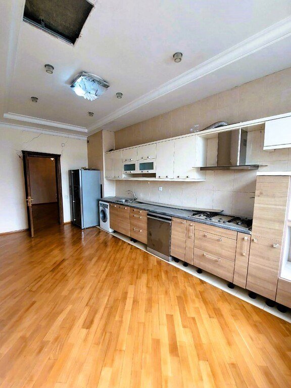 Satılır 4 otaqlı yeni tikili, 220 m², Elmlər Akademiyası m.-8