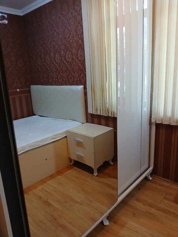 Kirayə verilir 2 otaqlı köhnə tikili, 50 m², Elmlər Akademiyası m.-10