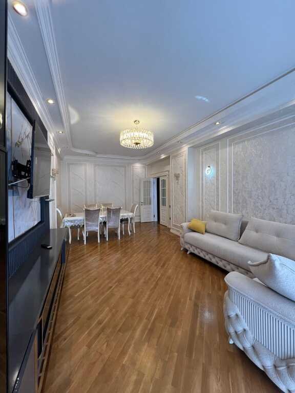 Satılır 3 otaqlı yeni tikili, 140 m², 28 May m.-2
