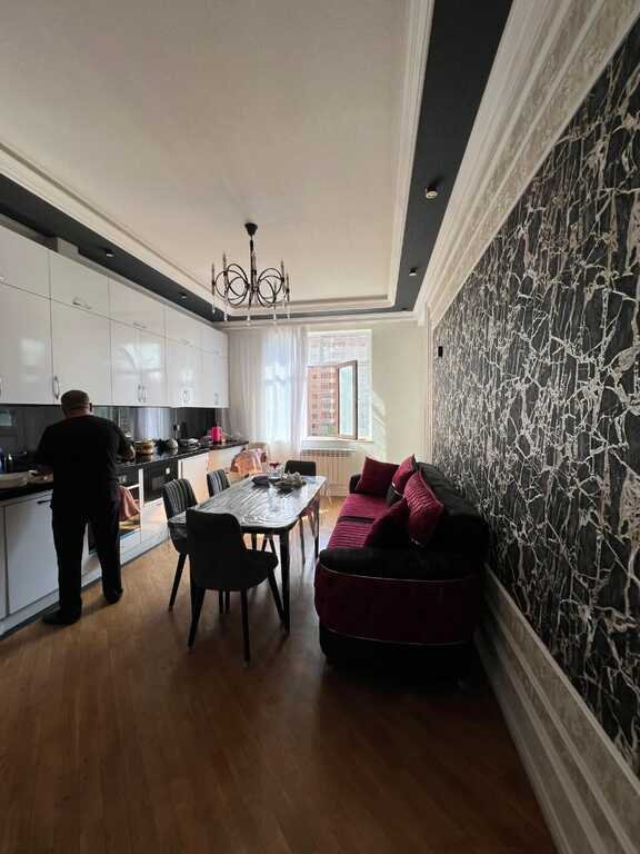 Satılır 3 otaqlı yeni tikili, 140 m², 28 May m.-11