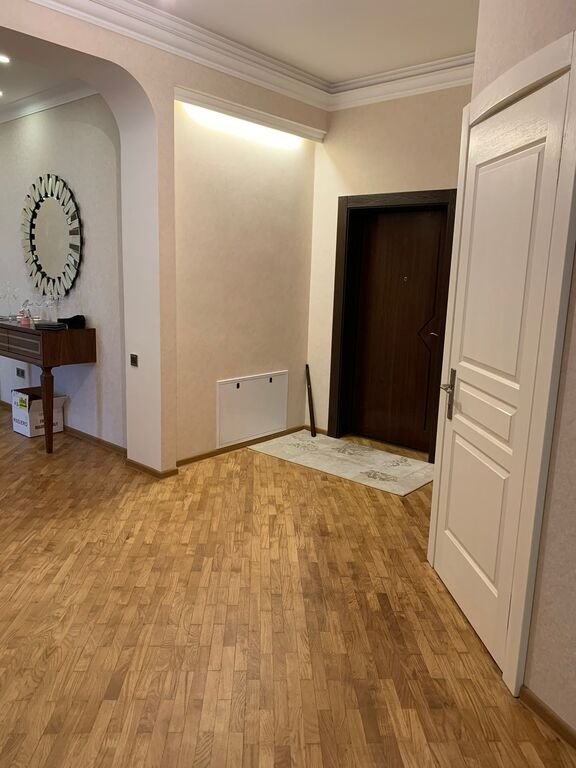 Satılır 5 otaqlı yeni tikili, 203 m², Gənclik m.-6