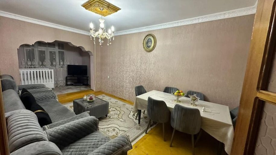 Satılır 4 otaqlı köhnə tikili, 100 m², İnşaatçılar m.-4