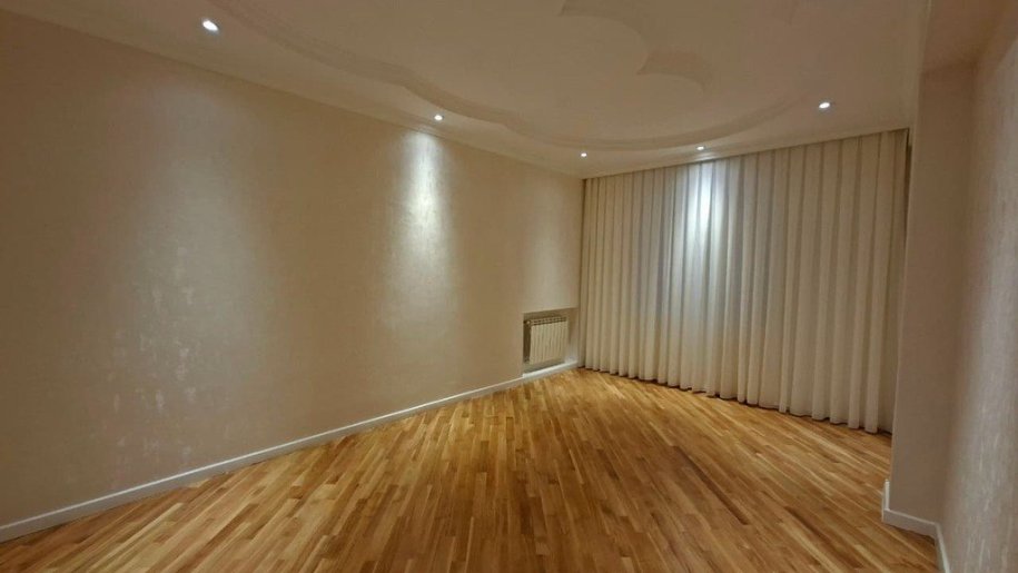 Satılır 4 otaqlı yeni tikili, 165 m², İnşaatçılar m.-2