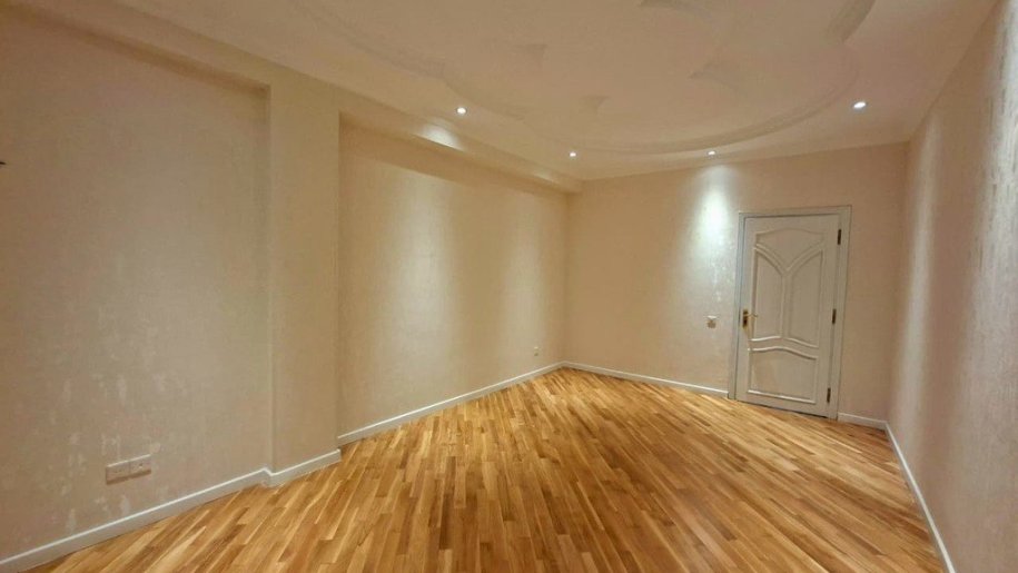 Satılır 4 otaqlı yeni tikili, 165 m², İnşaatçılar m.-3