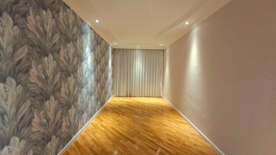 Satılır 4 otaqlı yeni tikili, 165 m², İnşaatçılar m.-4