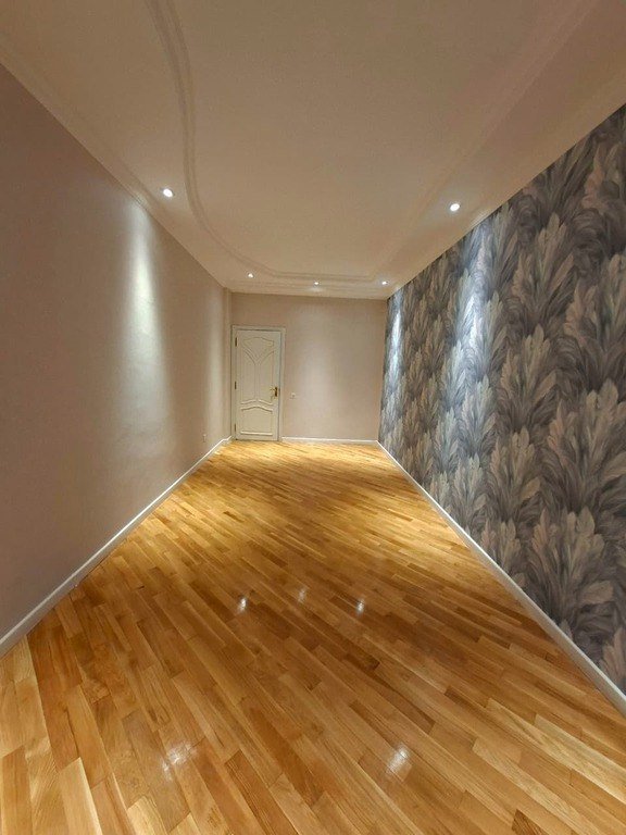 Satılır 4 otaqlı yeni tikili, 165 m², İnşaatçılar m.-5