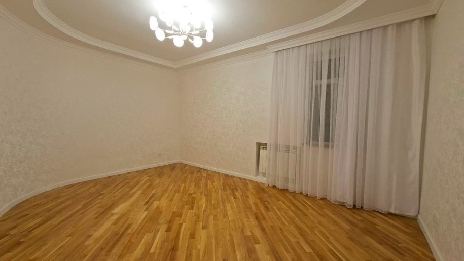 Satılır 4 otaqlı yeni tikili, 165 m², İnşaatçılar m.-10