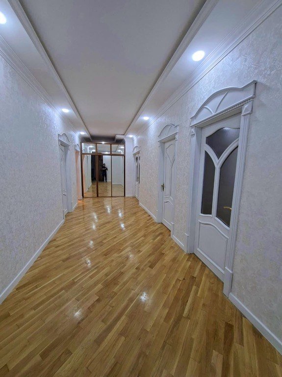 Satılır 4 otaqlı yeni tikili, 165 m², İnşaatçılar m.-11