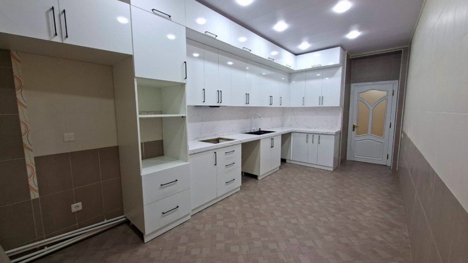 Satılır 4 otaqlı yeni tikili, 165 m², İnşaatçılar m.-14