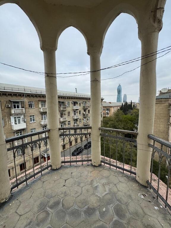 Satılır 2 otaqlı köhnə tikili, 65 m², Nəriman Nərimanov m.-4