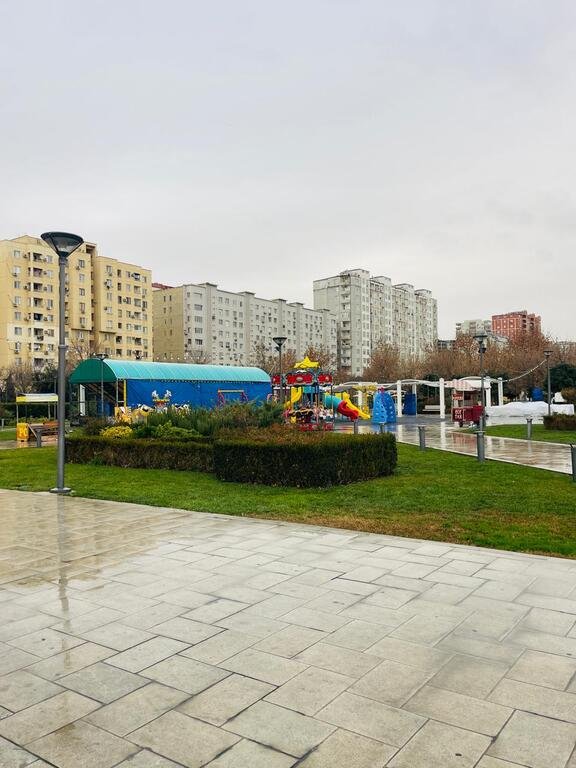 Satılır 4 otaqlı köhnə tikili, 100 m², İnşaatçılar m.-6