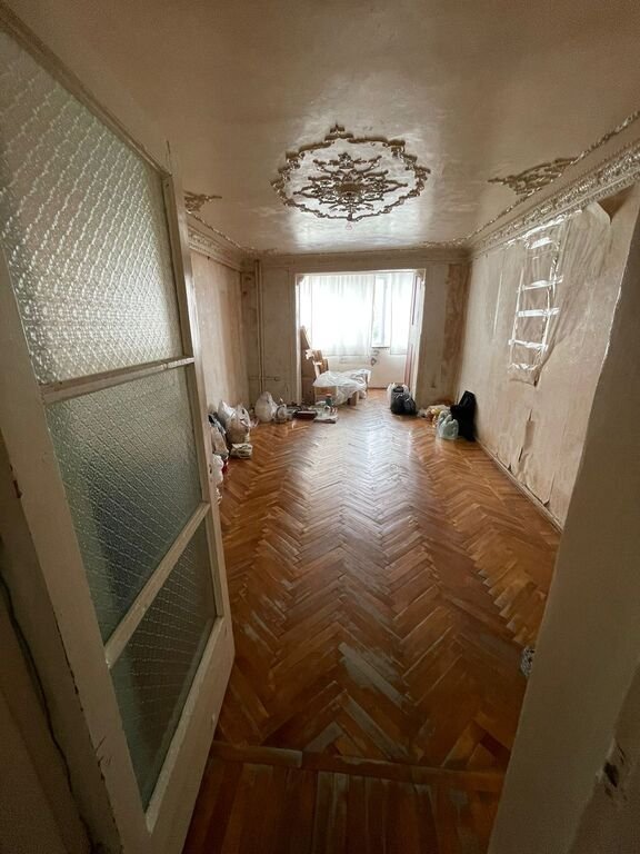 Satılır 3 otaqlı köhnə tikili, 70 m², İnşaatçılar m.-3