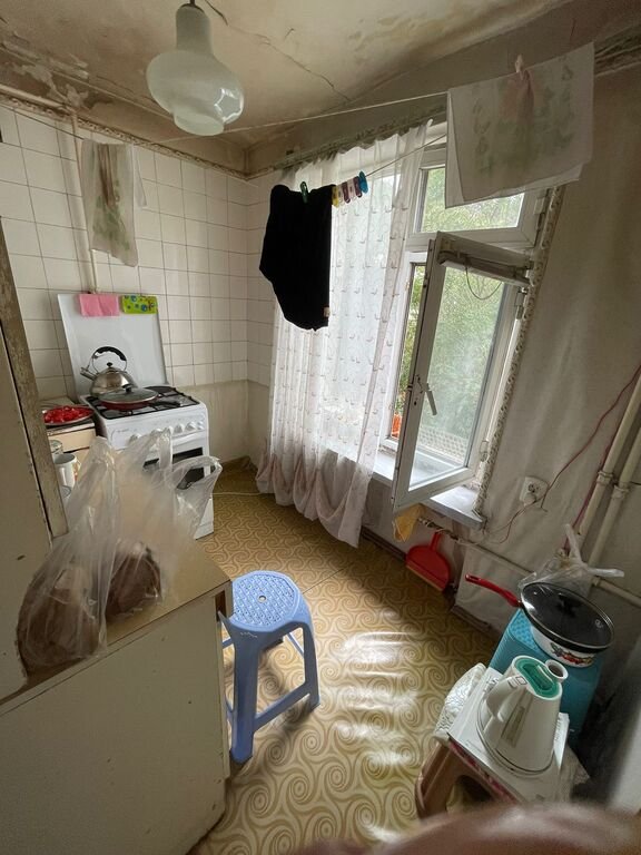 Satılır 3 otaqlı köhnə tikili, 70 m², İnşaatçılar m.-4