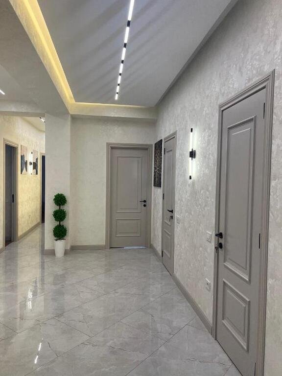 Satılır 4 otaqlı yeni tikili, 145 m², 8 noyabr-22
