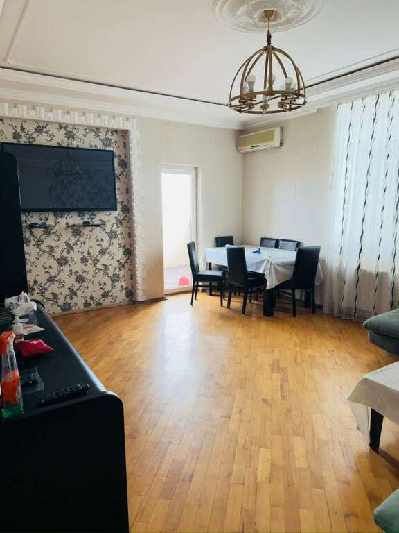 Satılır 3 otaqlı yeni tikili, 128 m², İnşaatçılar m.-4