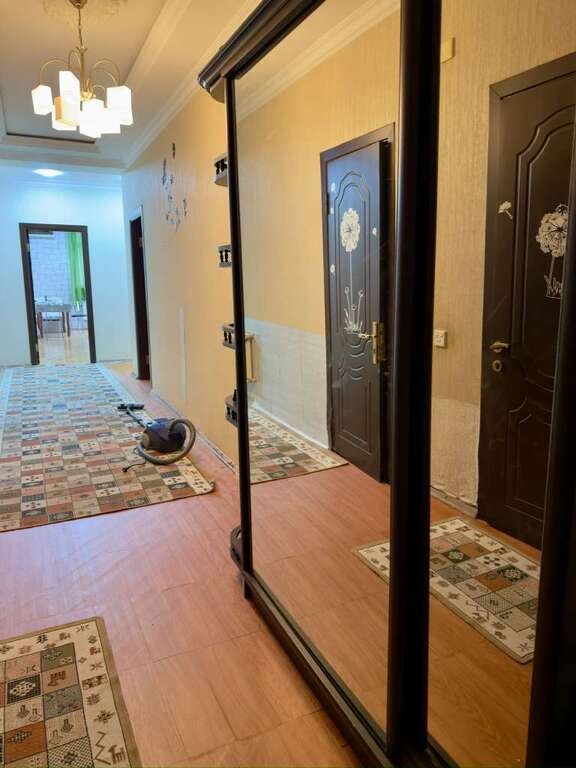 Satılır 3 otaqlı yeni tikili, 128 m², İnşaatçılar m.-16