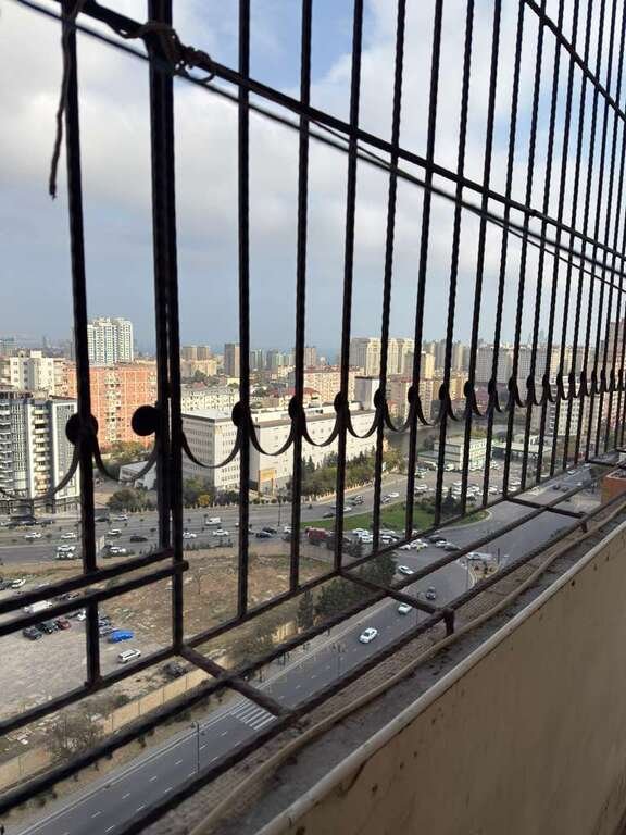 Satılır 3 otaqlı yeni tikili, 128 m², İnşaatçılar m.-18