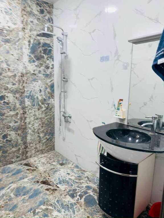 Satılır 3 otaqlı yeni tikili, 128 m², İnşaatçılar m.-20