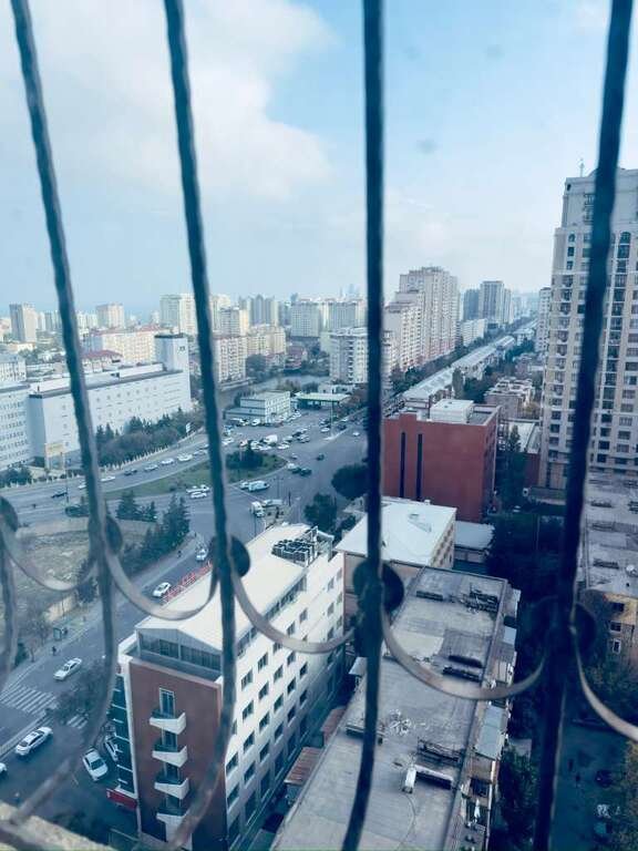 Satılır 3 otaqlı yeni tikili, 128 m², İnşaatçılar m.-24