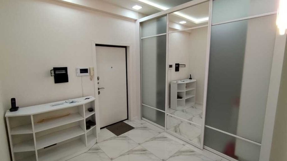 Satılır 2 otaqlı yeni tikili, 70 m², Qara Qarayev m.-9