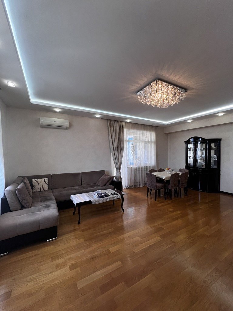 Satılır 4 otaqlı yeni tikili, 183 m², Elmlər Akademiyası m.-2