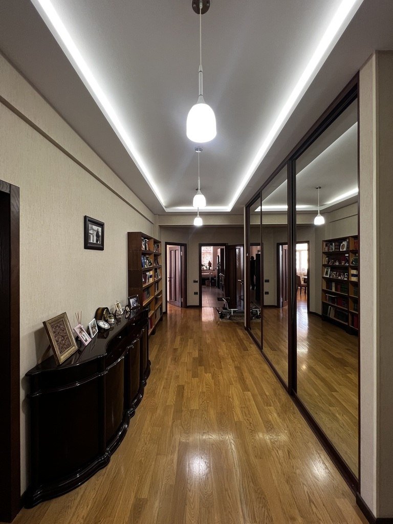 Satılır 4 otaqlı yeni tikili, 183 m², Elmlər Akademiyası m.-5