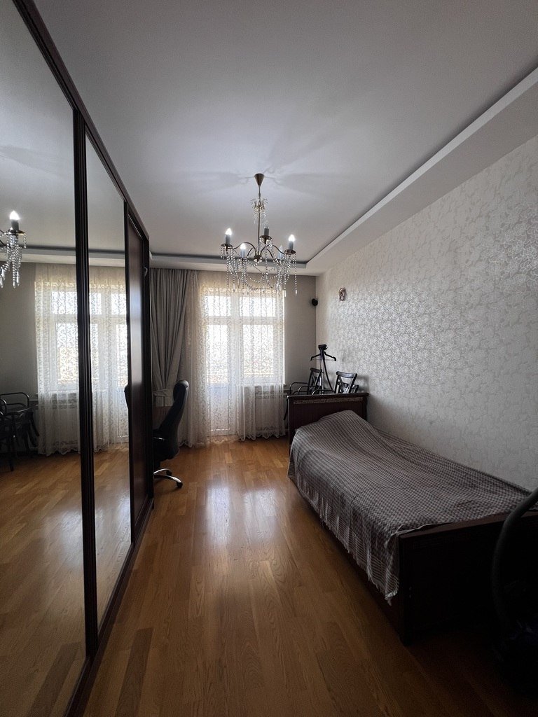 Satılır 4 otaqlı yeni tikili, 183 m², Elmlər Akademiyası m.-10
