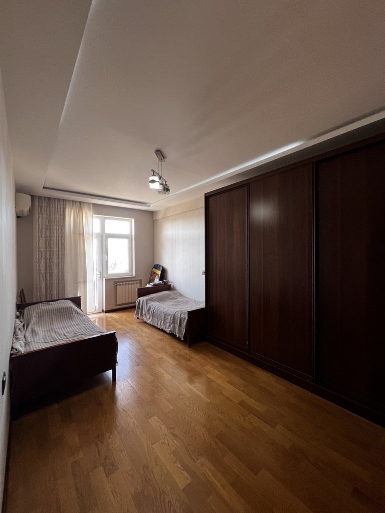 Satılır 4 otaqlı yeni tikili, 183 m², Elmlər Akademiyası m.-12