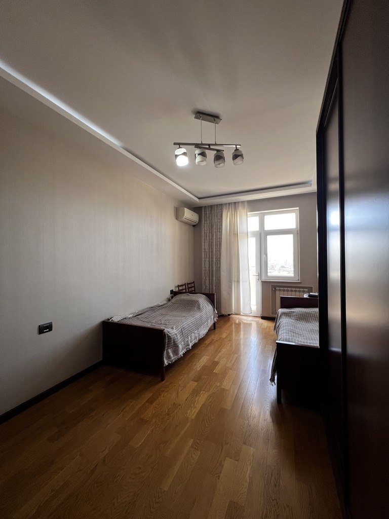 Satılır 4 otaqlı yeni tikili, 183 m², Elmlər Akademiyası m.-13