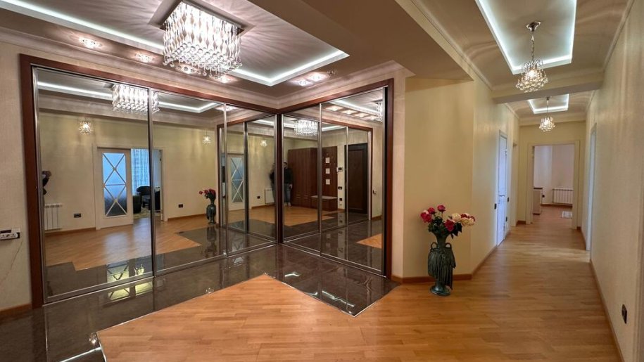 Kirayə verilir 3 otaqlı yeni tikili, 180 m², Nizami m.-1