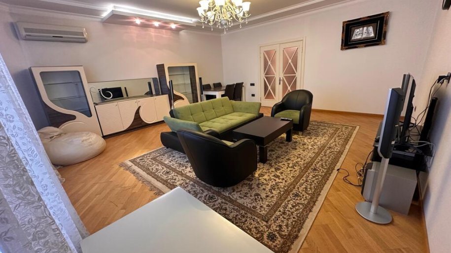 Kirayə verilir 3 otaqlı yeni tikili, 180 m², Nizami m.-2