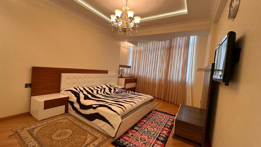 Kirayə verilir 3 otaqlı yeni tikili, 180 m², Nizami m.-4