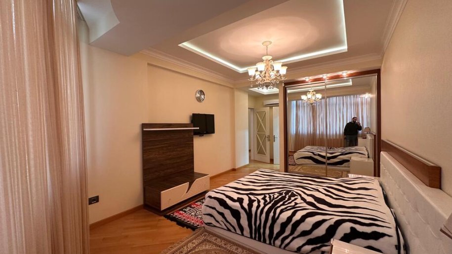 Kirayə verilir 3 otaqlı yeni tikili, 180 m², Nizami m.-9