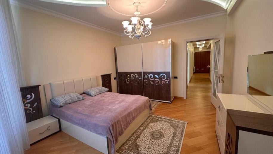 Kirayə verilir 3 otaqlı yeni tikili, 180 m², Nizami m.-11