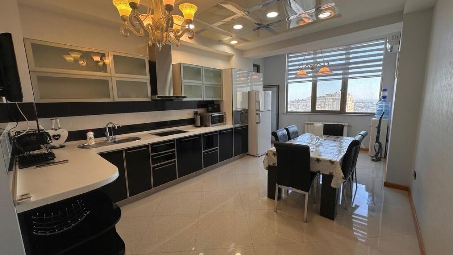 Kirayə verilir 3 otaqlı yeni tikili, 180 m², Nizami m.-24