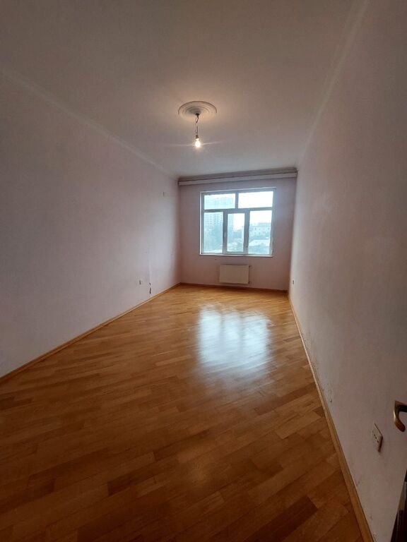 Satılır 4 otaqlı yeni tikili, 180 m², Elmlər Akademiyası m.-3