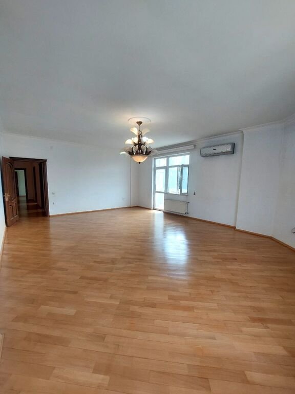 Satılır 4 otaqlı yeni tikili, 180 m², Elmlər Akademiyası m.-4