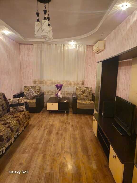 Kirayə verilir 3 otaqlı köhnə tikili, 40 m², Xalqlar dostluğu m.-1