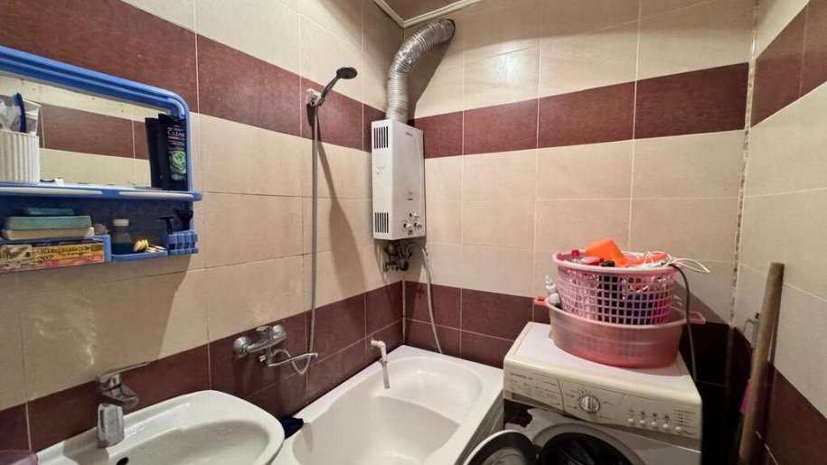 Satılır 2 otaqlı köhnə tikili, 40 m², Azadlıq Prospekti m.-6