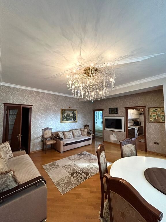 Satılır 2 otaqlı yeni tikili, 81 m², Azadlıq Prospekti m.-1