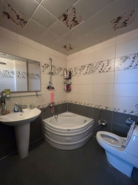 Satılır 2 otaqlı yeni tikili, 81 m², Azadlıq Prospekti m.-18