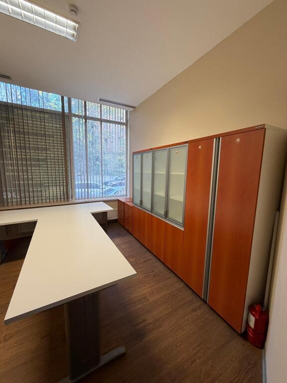 200 m<sup>2</sup> ofis icarəyə verilir, Nizami m.-6