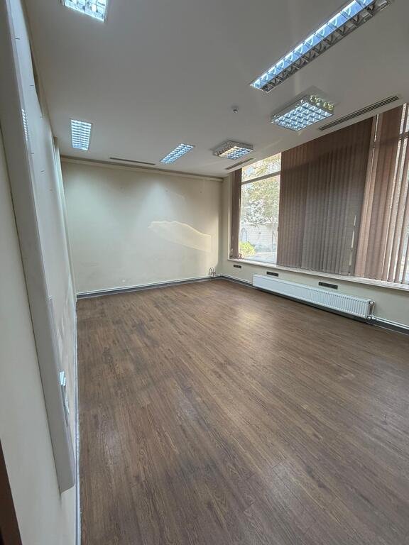 200 m<sup>2</sup> ofis icarəyə verilir, Nizami m.-7