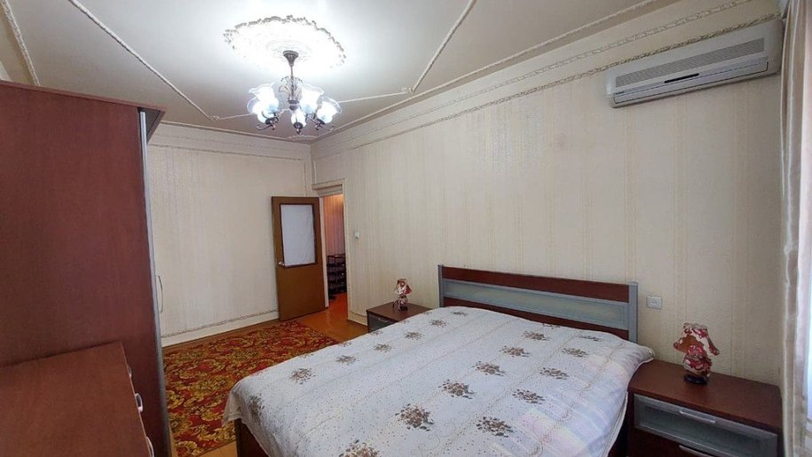 Kirayə verilir 4 otaqlı köhnə tikili, 100 m², Memar Əcəmi m.-5